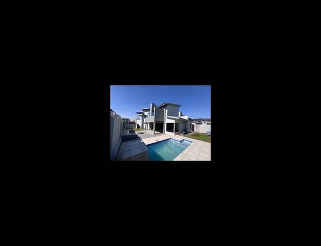 4 BEDROOM HOUSE FOR SALE IN SIX FOUNTAINS RESIDENTIAL ESTATE